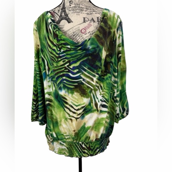 I.N. Studio Tops - I.N. Studio Green/Blue Abstract Cowl neck/ keyhole
Back/ Long Sleeve Top/ size L